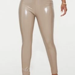 Merkloos Taupe Vinyl Lak Legging Glans - Taupe - Maat ML - Charmm/Solar Collection