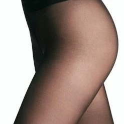 FALKE Sneaker Versterkte Fijne Panty Zonder Patroon Transparante Dunne Met Sneaker Sok Sheer 20 Denier Zwart Dames Panty - Maat S-M -Exporteren beenmode winkel 541x840 2