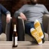 Merkloos Verjaardag Cadeau - Wijn En Bier Sokken - Leuke Sokken - Vrolijke Sokken - Luckyday Socks - Sokken Met Tekst - Aparte Sokken - Socks Waar Je Happy Van Wordt -Exporteren beenmode winkel 550x249