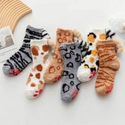 Merkloos Sokken Kat - Kattensok Met Kattenstaart - Anti Slip - Korte Sokken - Bruin Vlek - Unisex Maat 32-39 Cat - Dier - Huisdier - Cadeau - Kado - Geschenk - Gift - Verjaardag - Feestdag – Verassing – Huiskat – Poes – Kater – Kitten -Exporteren beenmode winkel 550x366 19