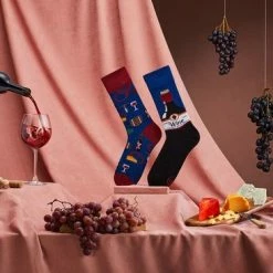 Toffe Sokken - Gekke Sokken - Cabernet Sockvignon By Many Mornings Maat: 39 T/m 42 -Exporteren beenmode winkel 550x366 5