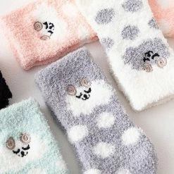 GrandSock Warme Sokken Dames - Huissokken - Fluffy Sokken - 5 Paar - Print Schaapjes - Wit / Grijs / Blauw / Roze - 36-40 - Zacht -Exporteren beenmode winkel 550x527 3