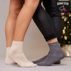 Bonnie Doon Dames Sokken Met Strass Steentjes Maat 36/42 Goud - Glitters En Strass Steentjes - Feestelijk - Feestdagen Sok - Zacht En Zeer Comfortabel - Uitstekende Pasvorm - Lurex Glitters - Glitter Sokken - Goudkleurig - Gold - LL201105.3 10 Bonnie Doon Dames Sokken Met Strass Steentjes Maat 36/42 Goud - Glitters En Strass Steentjes - Feestelijk - Feestdagen Sok - Zacht En Zeer Comfortabel - Uitstekende Pasvorm - Lurex Glitters - Glitter Sokken - Goudkleurig - Gold - LL201105.3 -Exporteren beenmode winkel 550x550 60