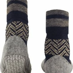 FALKE Cosyshoe Herringbone Slofsok Lang Met Patroon Met Anti-slip Noppen Gestreept Maagdelijke Wol Blauw Dames Sokken - Maat 37-38 11 FALKE Cosyshoe Herringbone Slofsok Lang Met Patroon Met Anti-slip Noppen Gestreept Maagdelijke Wol Blauw Dames Sokken - Maat 37-38 -Exporteren beenmode winkel 550x621 2