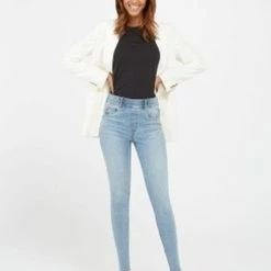 Spanx Ankle Skinny Jeans | Light Vintage Wash 19 Spanx Ankle Skinny Jeans | Light Vintage Wash -Exporteren beenmode winkel 550x667 16