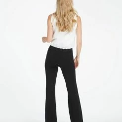Spanx The Perfect Black Pant - Hi-Rise Flare - Maat XL - Zwart -Exporteren beenmode winkel 550x687 3